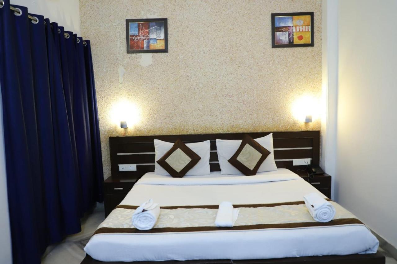 Hotel Tara Palace By Goyal Hoteliers Agra  Dış mekan fotoğraf