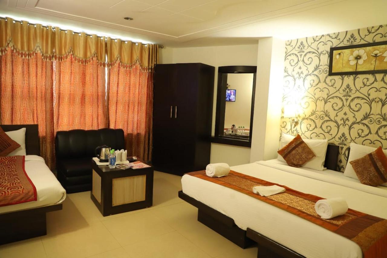 Hotel Tara Palace By Goyal Hoteliers Agra  Dış mekan fotoğraf