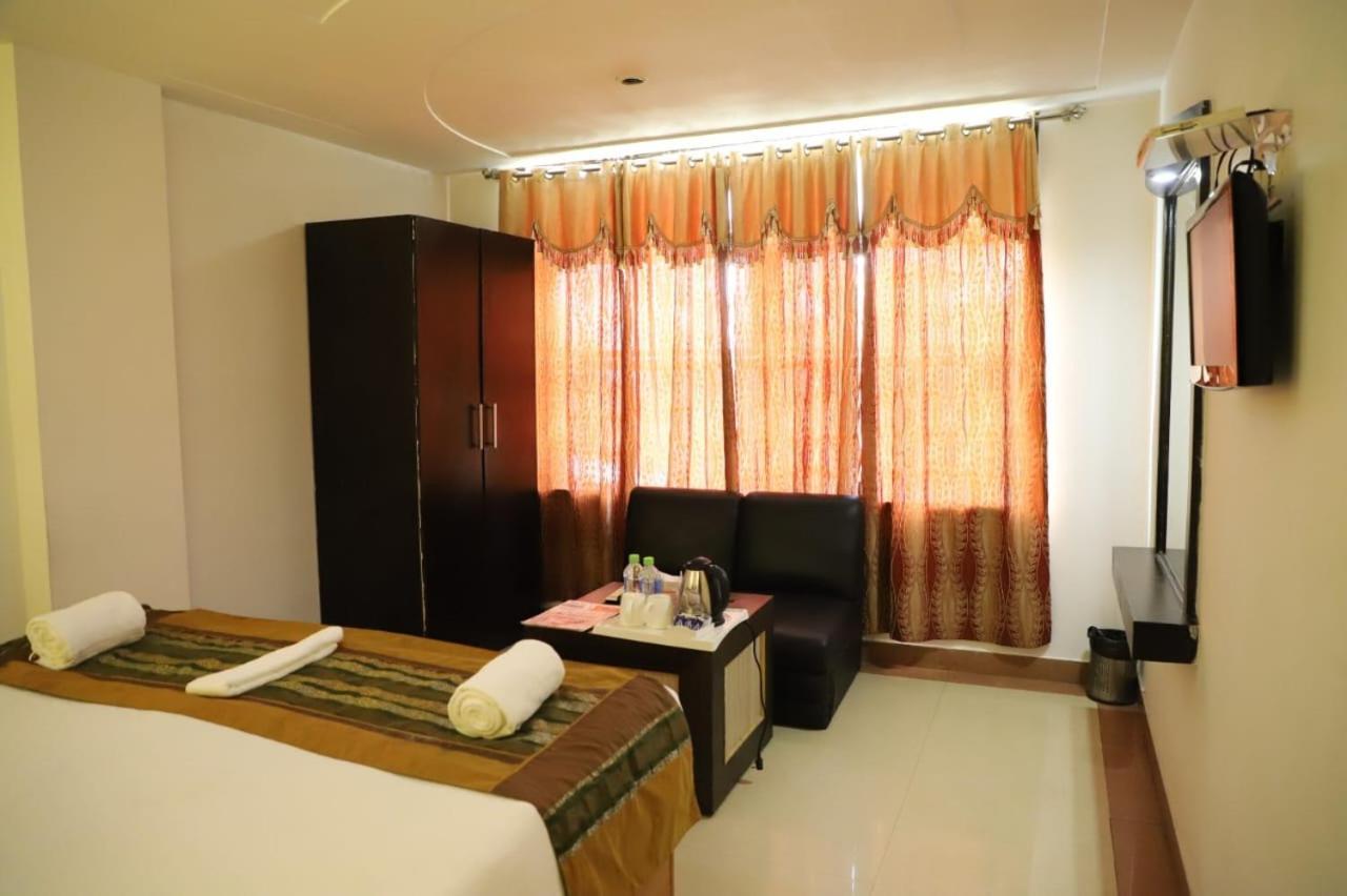 Hotel Tara Palace By Goyal Hoteliers Agra  Dış mekan fotoğraf