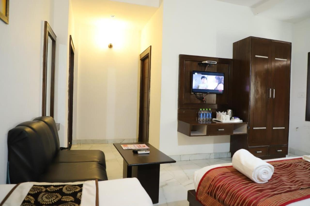 Hotel Tara Palace By Goyal Hoteliers Agra  Dış mekan fotoğraf