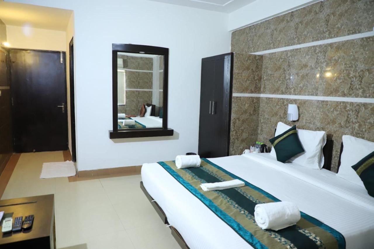Hotel Tara Palace By Goyal Hoteliers Agra  Dış mekan fotoğraf