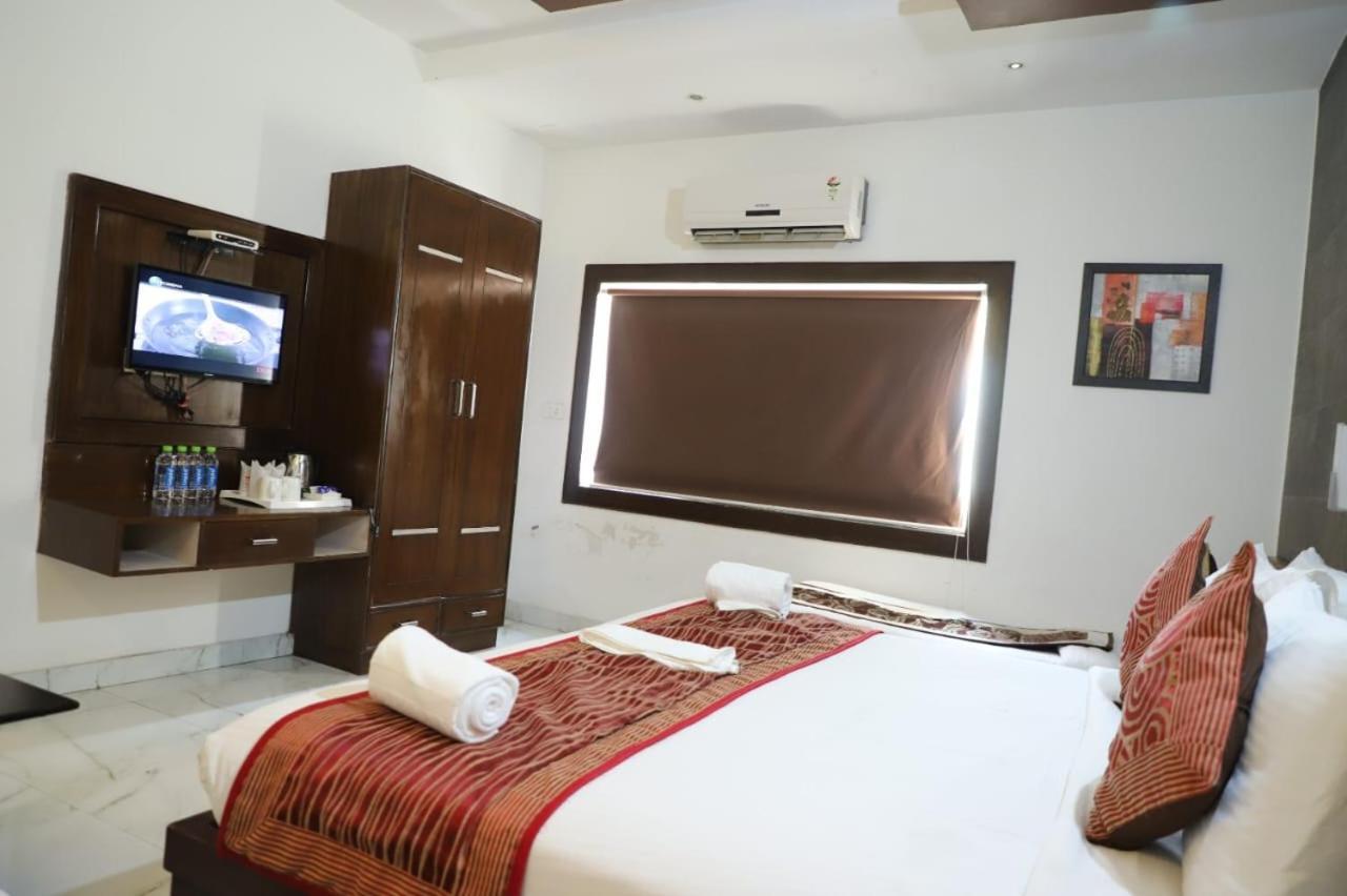 Hotel Tara Palace By Goyal Hoteliers Agra  Dış mekan fotoğraf