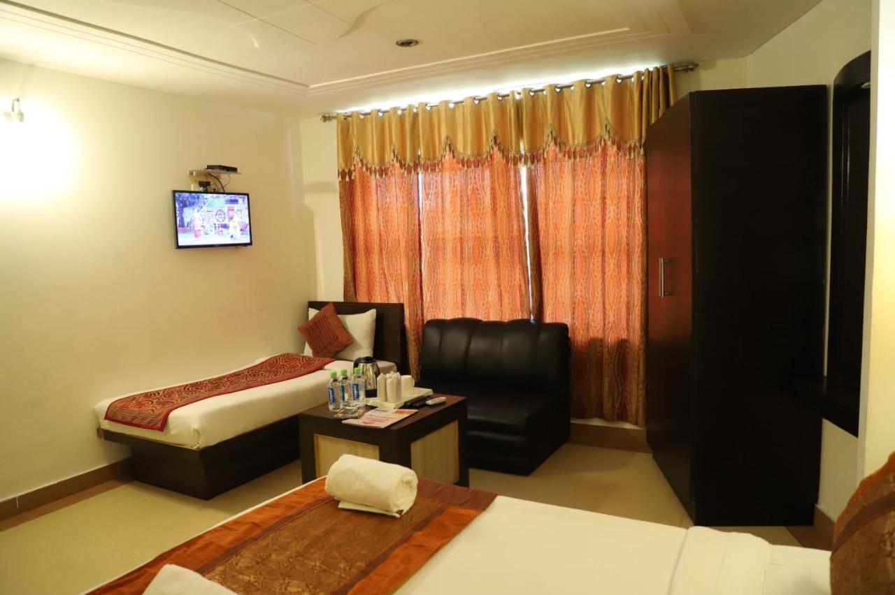 Hotel Tara Palace By Goyal Hoteliers Agra  Dış mekan fotoğraf