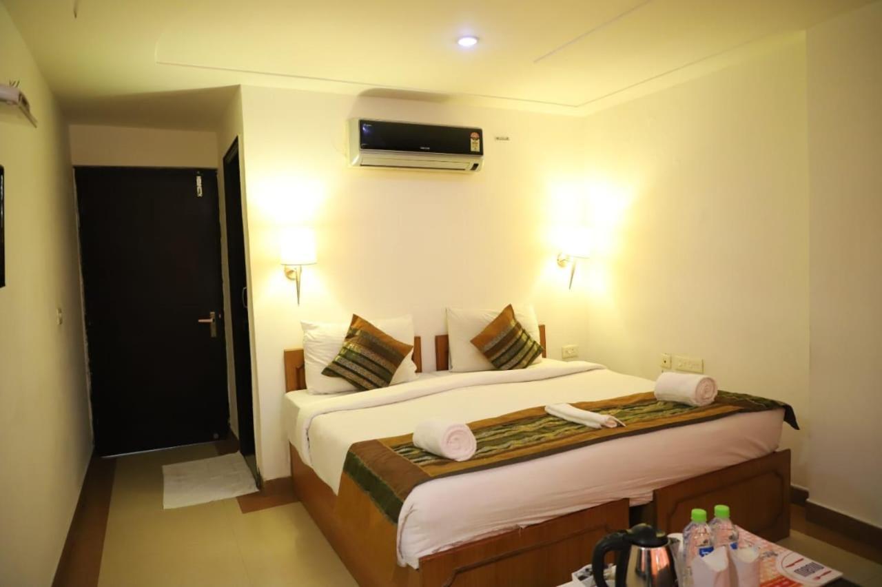Hotel Tara Palace By Goyal Hoteliers Agra  Dış mekan fotoğraf
