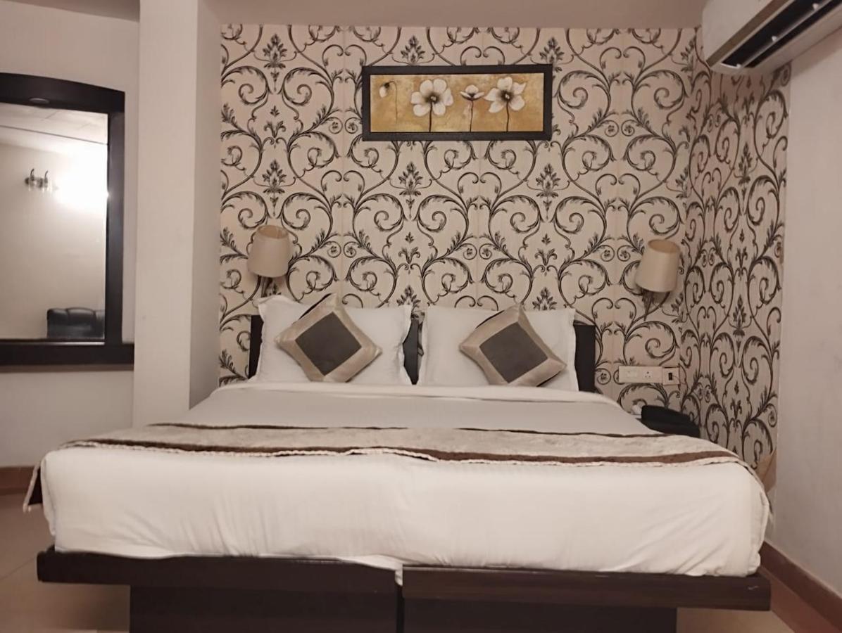 Hotel Tara Palace By Goyal Hoteliers Agra  Dış mekan fotoğraf