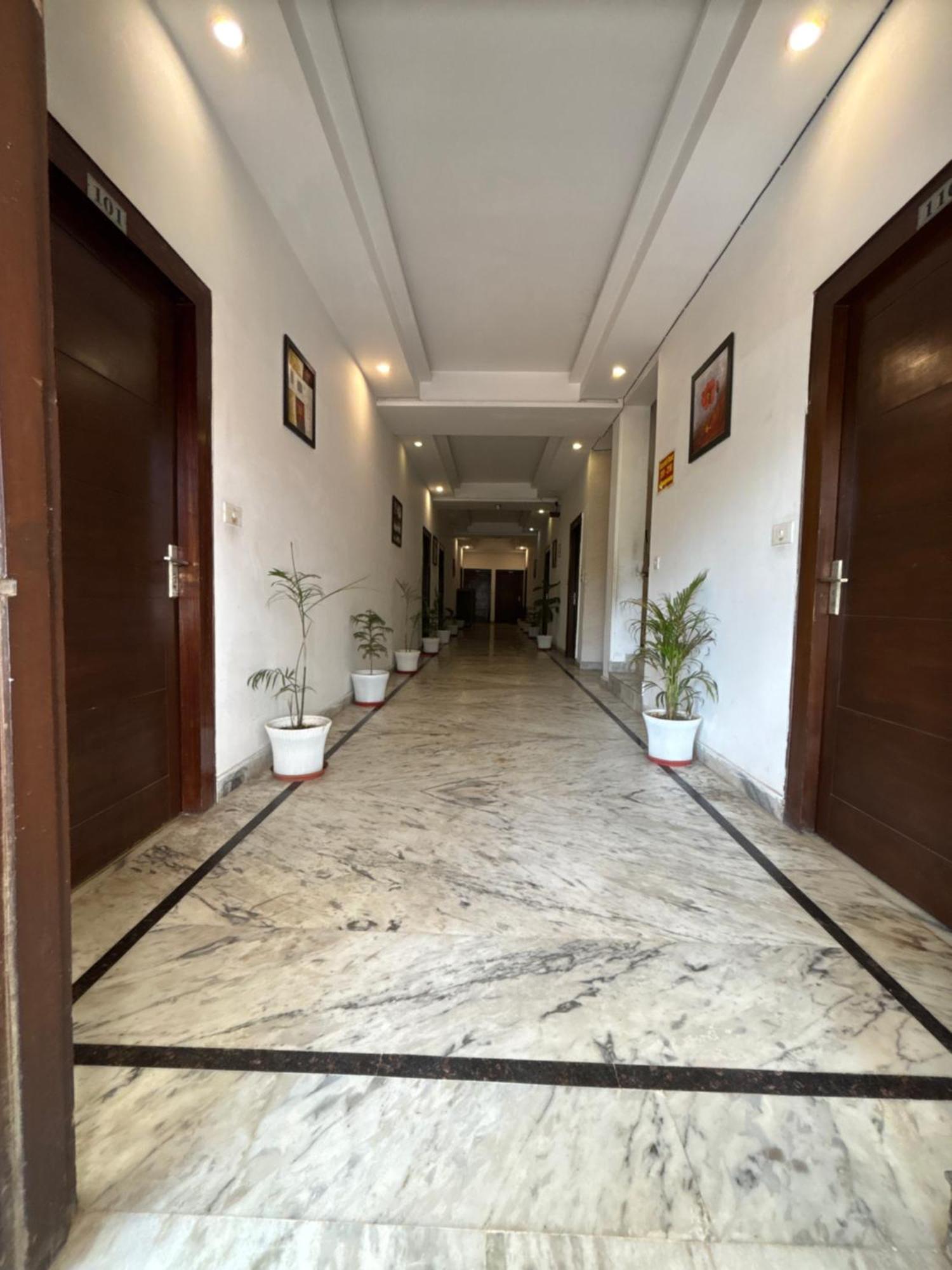 Hotel Tara Palace By Goyal Hoteliers Agra  Dış mekan fotoğraf